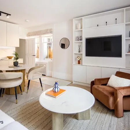 5 Mins Walk To Selfridges, Mayfair Retreat